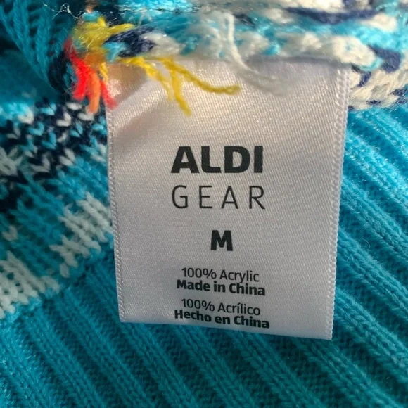 NWT Men’s Festive Blue Snowflake Crewneck Holiday Sweater - Picture 6 of 6